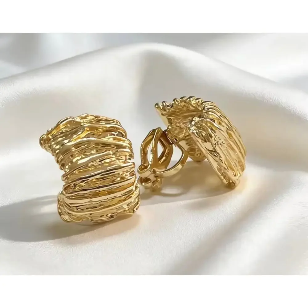 Trendy clip on 3/4